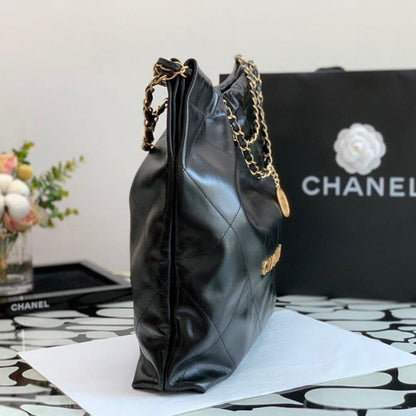 CHANEL 22 Small Handbag black