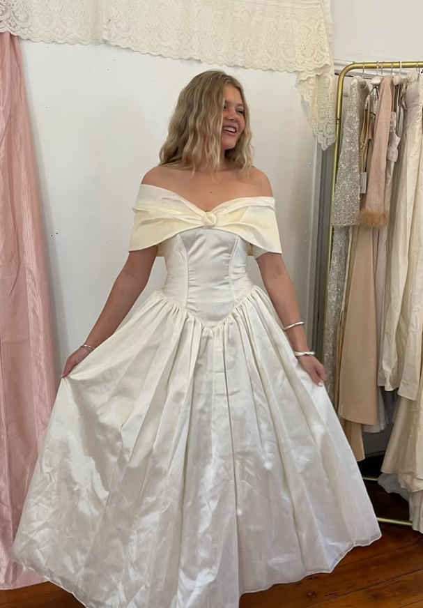 Vintage Classic A Line Off the Shoulder Ivory Satin Wedding Dress SH6172