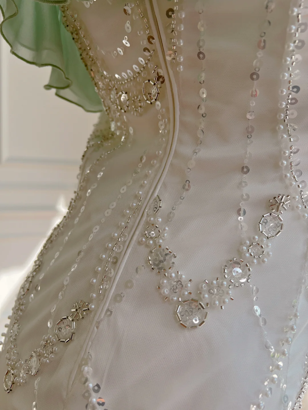Stunning Mermaid Spaghetti Strap Beaded Ruffle Green White Chiffon Prom Dress Evening Dress SH3011