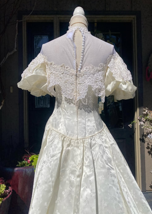 Vintage Ivory A Line Puff Sleeve Lace Print Floral Satin Wedding Dress Prom Dress SH5936