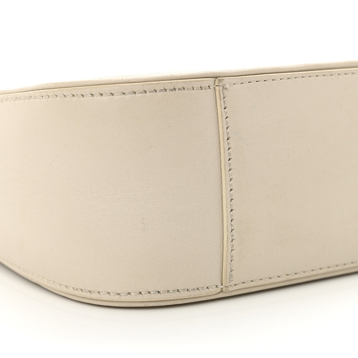Smooth Calfskin Le 5 A 7 Hobo Crema Soft