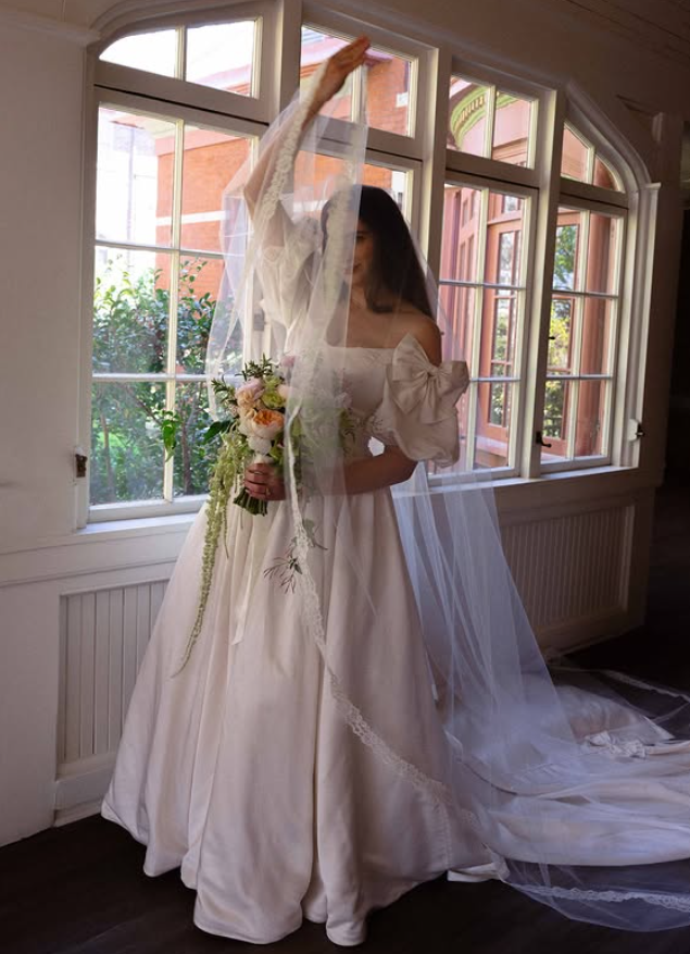Vintage Ivory A Line Puff Sleeve Bow Satin Long Wedding Dress SH6096