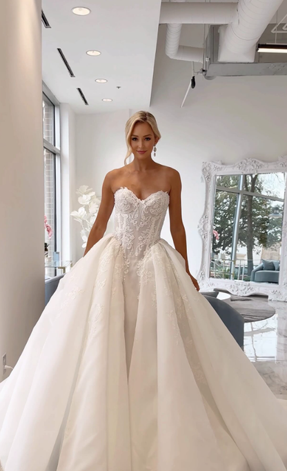 Sweety Ball Gown Sweetheart Neck White Lace Tulle Wedding Dress SH6109