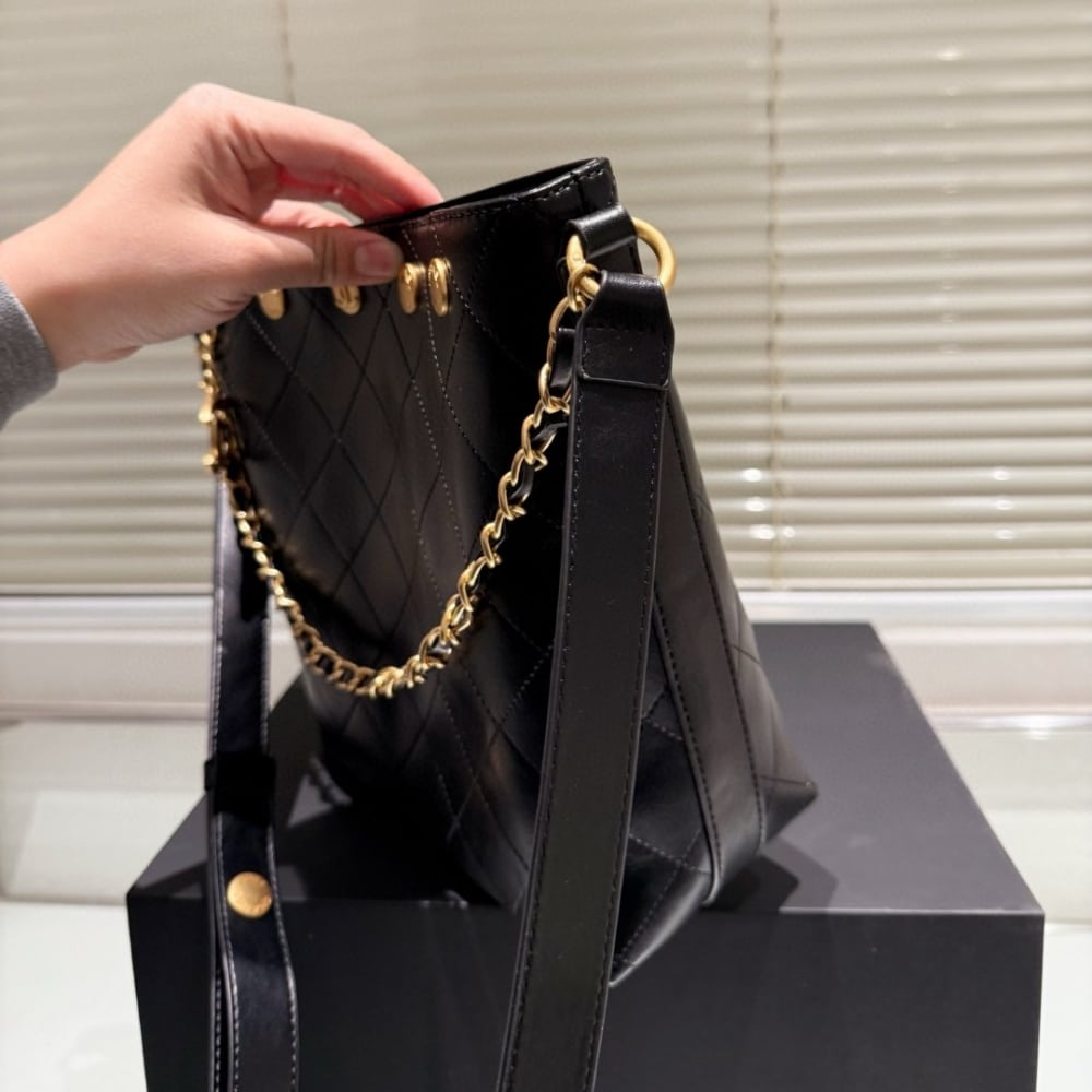 CHANEL LARGE BUCKET BAG BLACK 22CM