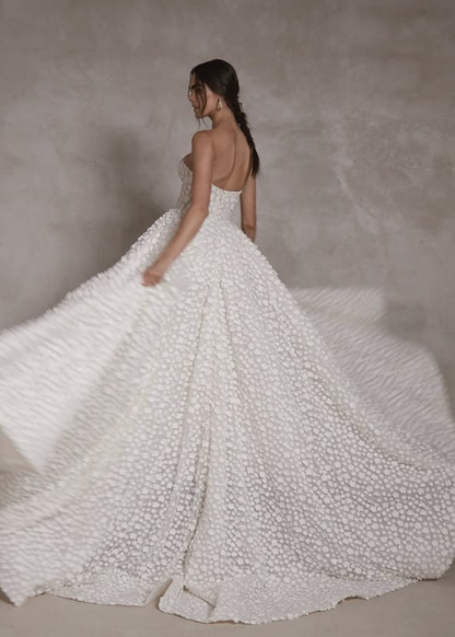 Stunning A Line Sweetheart Neck 3D Flower Tulle Long Wedding Dress SH6038