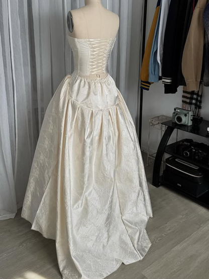 Vintage Ivory Ball Gown Sweetheart Neck Print Floral Satin Prom Dress SH5446