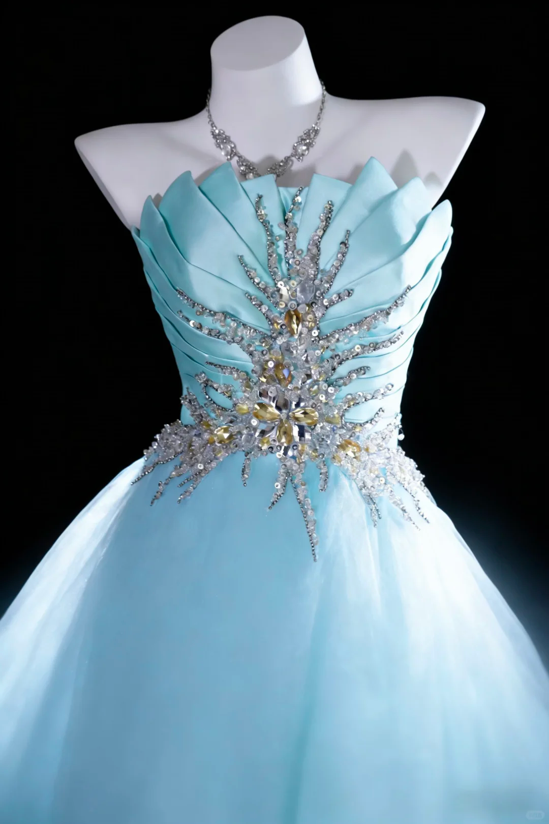 Vintage Blue A Line Strapless Pleated Beaded Satin Tulle Long Graduation Prom Dress SH5288