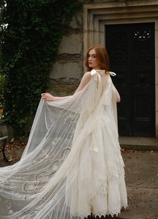 Vintage Ivory A Line Straps Lace Appliques Satin Long Wedding Dress SH6095