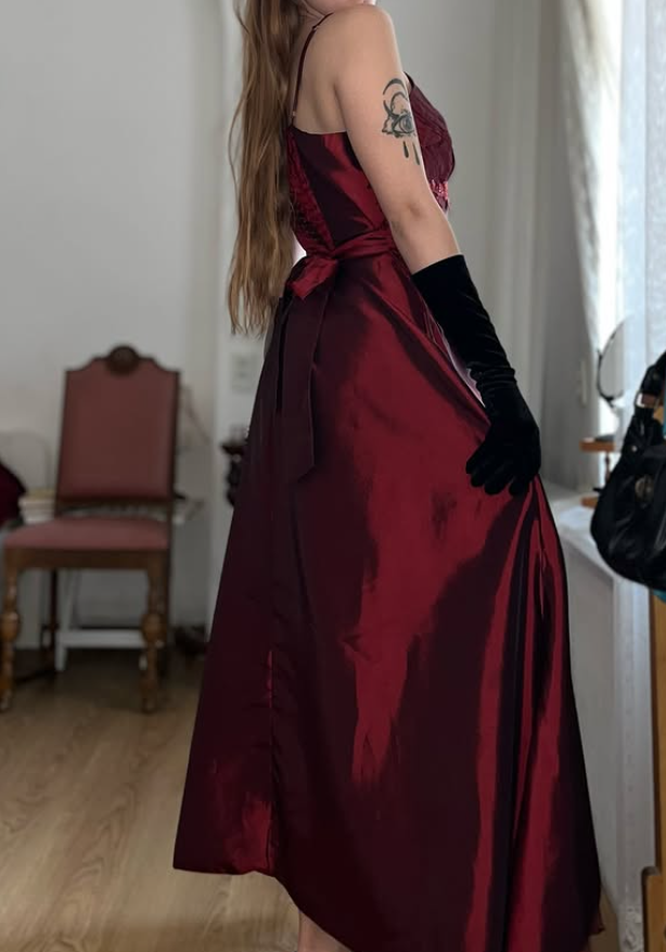 Vintage A Line Straps Appliques Burgundy Satin Prom Dress Evening Dress SH6072