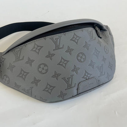 Louis Vuitton Discovery Bumbag monogram shadow bag