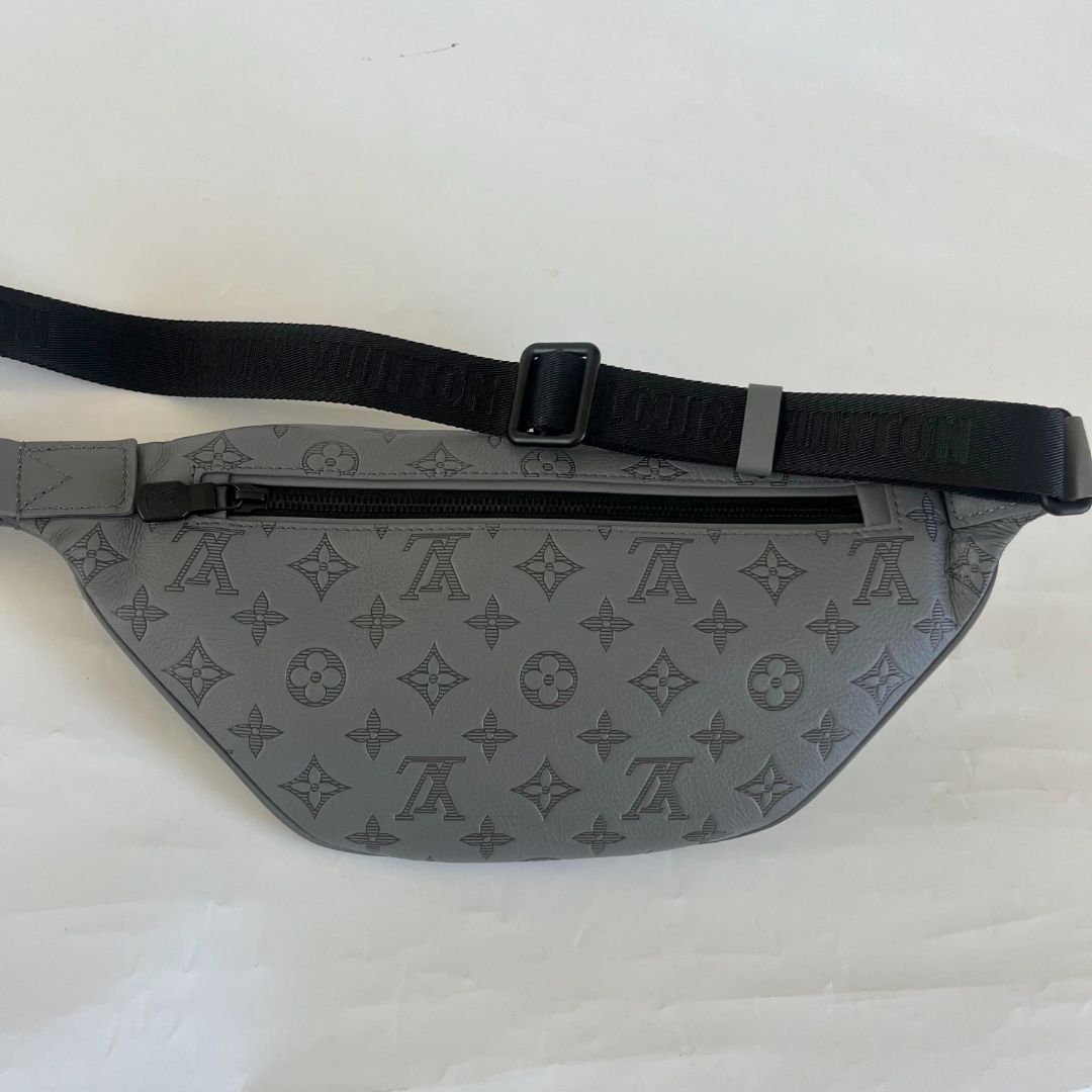 Louis Vuitton Discovery Bumbag monogram shadow bag
