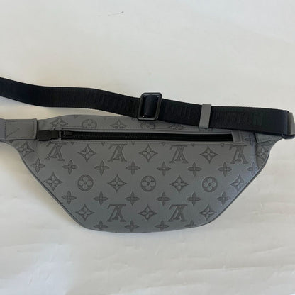 Louis Vuitton Discovery Bumbag monogram shadow bag