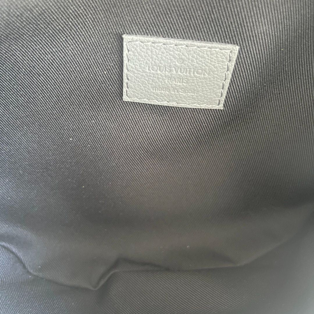 Louis Vuitton Discovery Bumbag monogram shadow bag