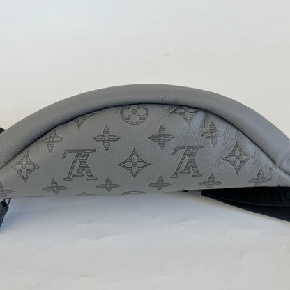 Louis Vuitton Discovery Bumbag monogram shadow bag