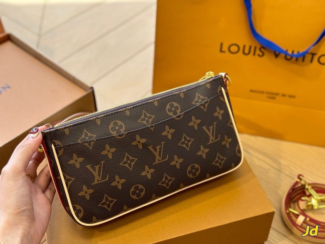 Louis Vuitton M46999 Vibe
