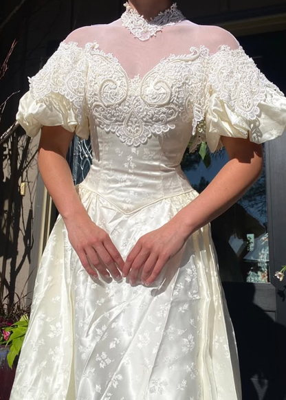 Vintage Ivory A Line Puff Sleeve Lace Print Floral Satin Wedding Dress Prom Dress SH5936