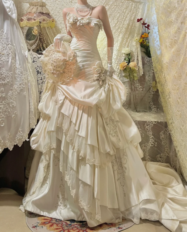 Vintage Ivory A Line Strapless 3D Floral Layered Satin Wedding Dress Prom Dress SH5881