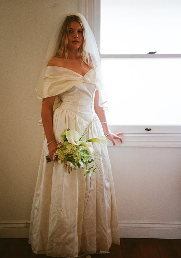 Vintage Classic A Line Off the Shoulder Ivory Satin Wedding Dress SH6172