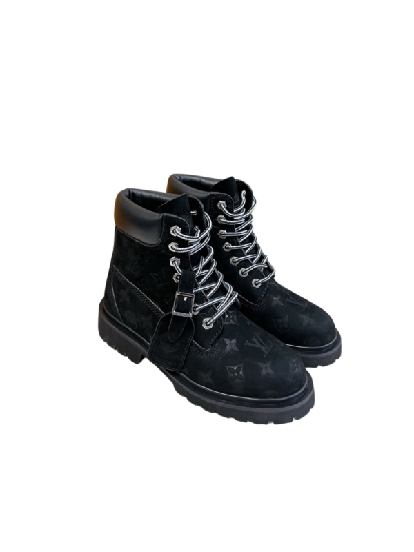 LV WOMEN’S BOOTS