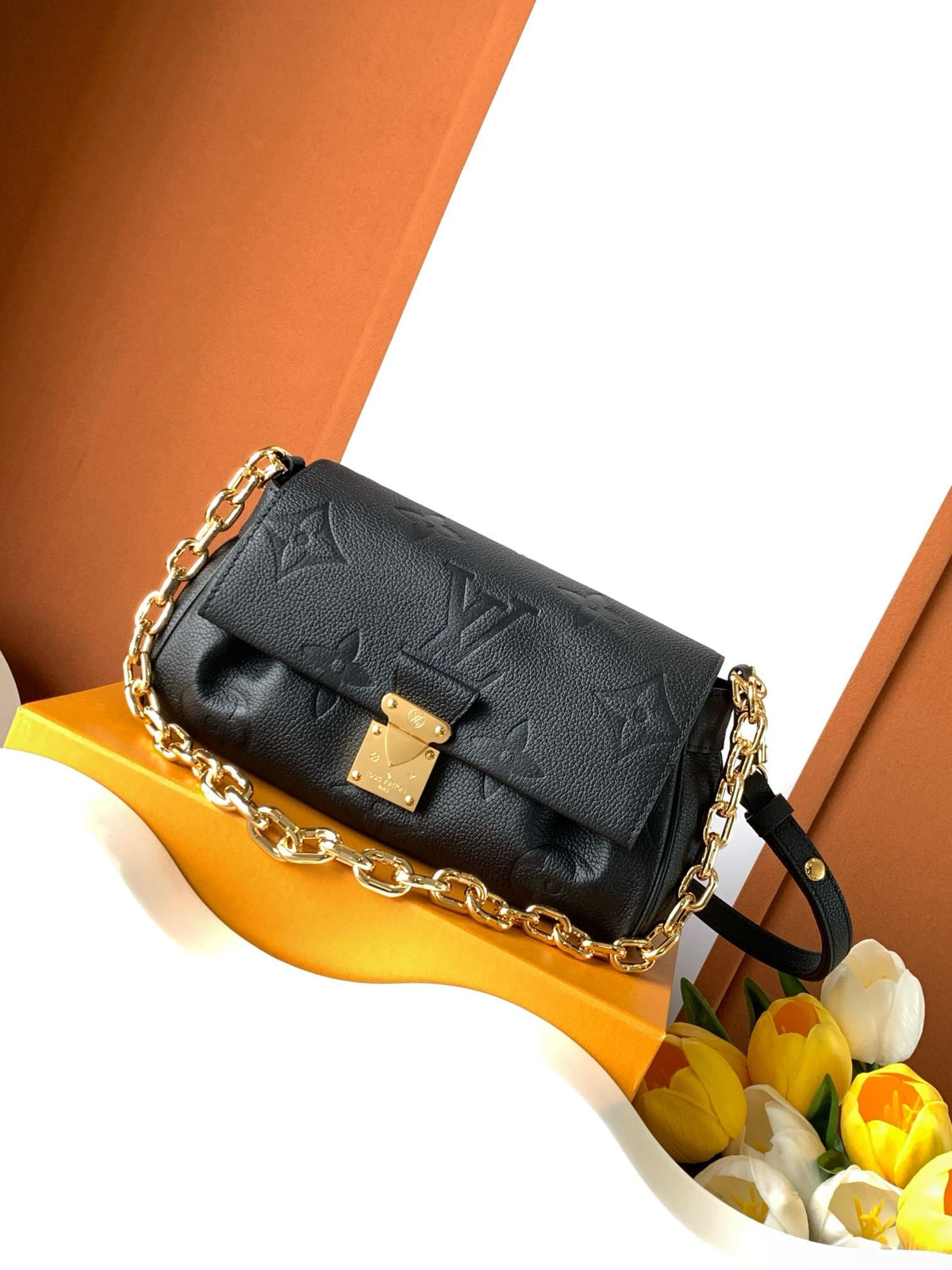 Louis Vuitton M45813 Favorite