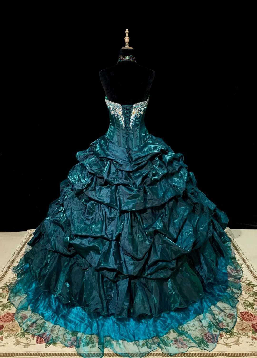Gorgeous Sweetheart Neckline Crystal Pleated Tiered Tulle Beading Ball Gown Sweet 16 Dress Evening Dress  D1879