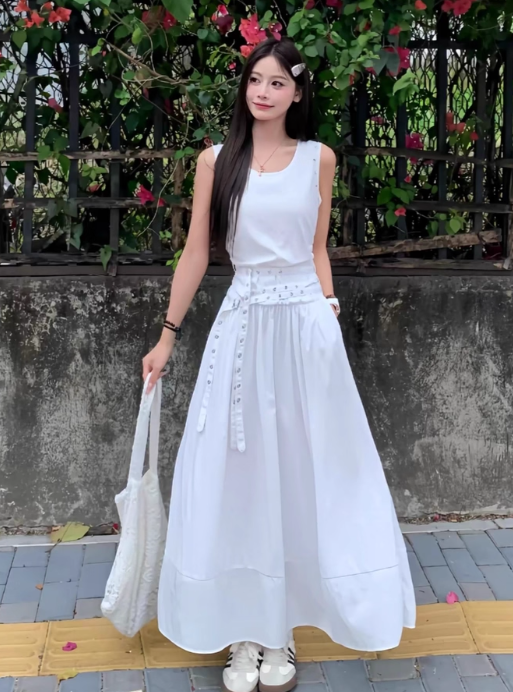 Fashion Crew Neck Pleated Long Women Dress Summer Date Dress with Studded Belt  D1913