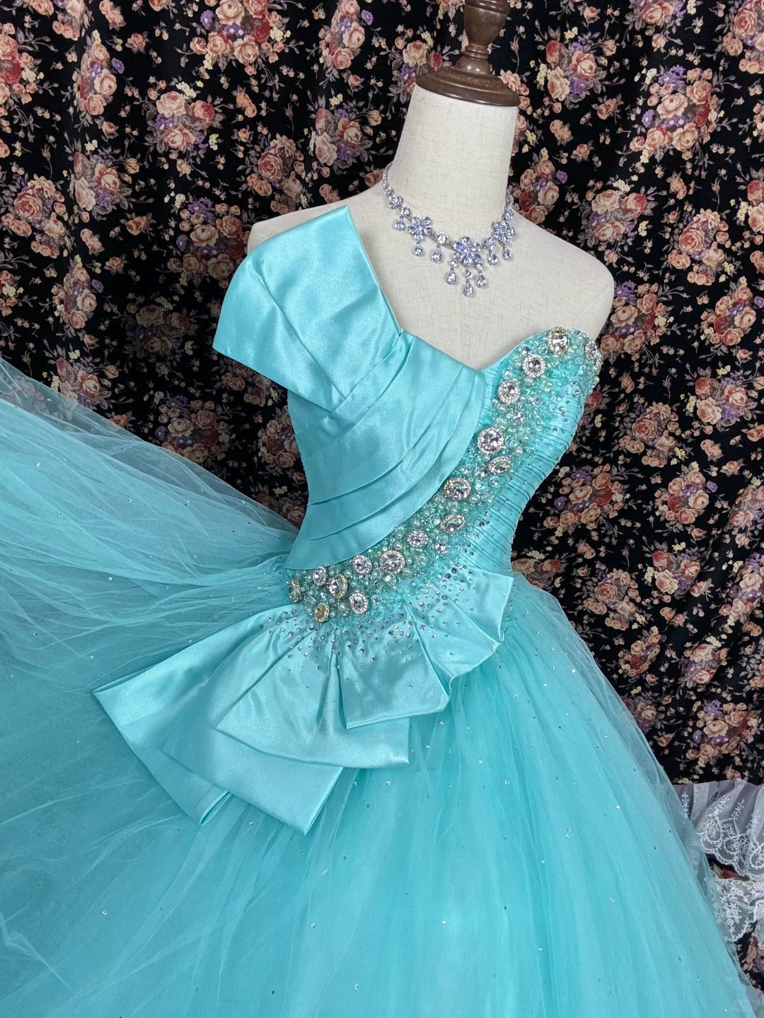 Gorgeous Asymmetrical Neck Crystal Beaded Pleated Rhinestone Tulle  Ball Gown Prom Dress Birthday Quinceanera Dress Evening Dress D2008