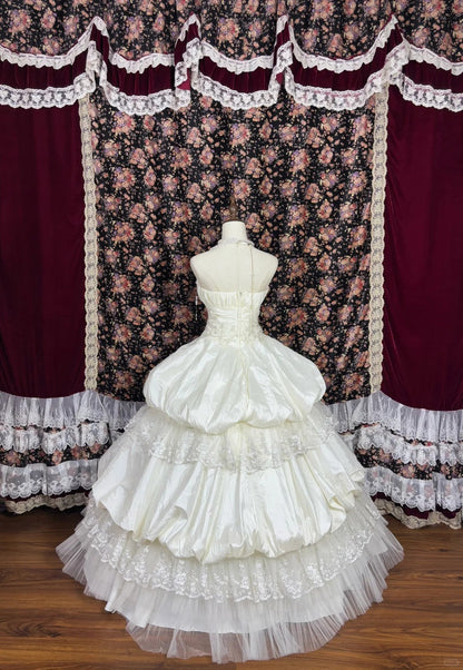 Elegant Strapless Embroidered Flower Beading Lace Pleated Tiered Ball Gown Quinceanera Dress Birthday Dress Prom Dress D2012