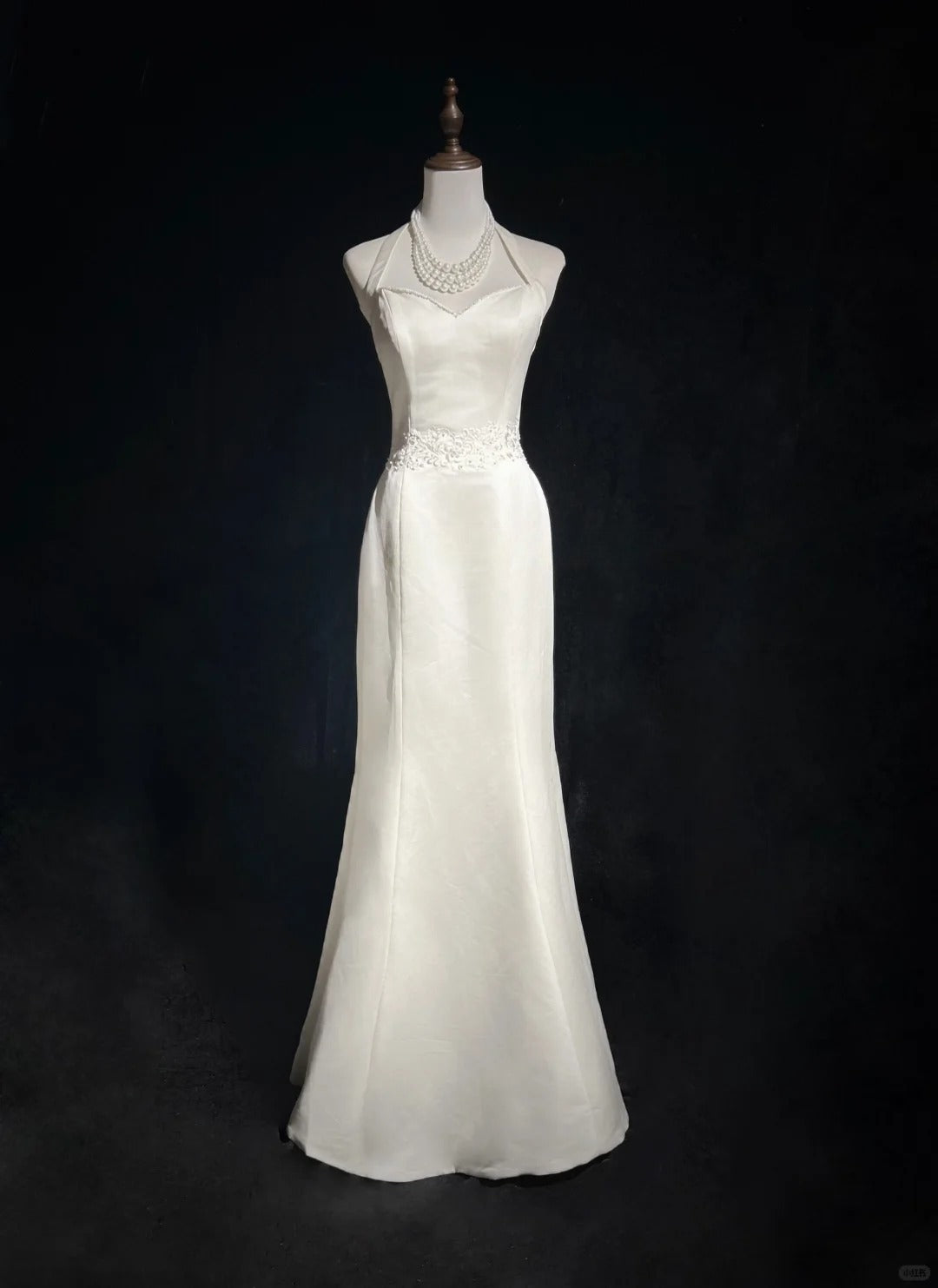 Beauty Halter Embroidered Floor Length Prom Wedding Dress Evening Dress Party Dress   D2126