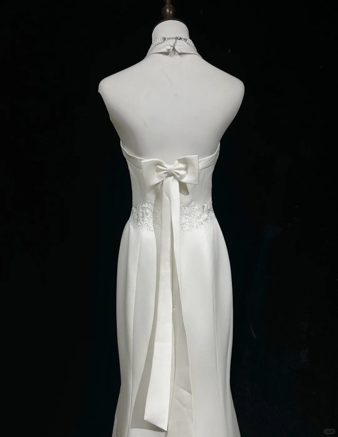 Beauty Halter Embroidered Floor Length Prom Wedding Dress Evening Dress Party Dress   D2126