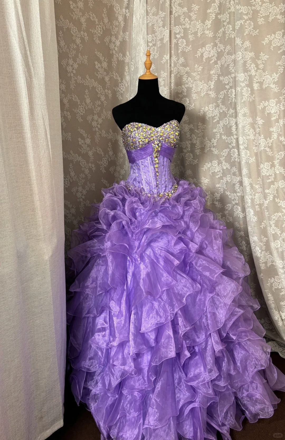 Gorgeous Sweetheart Neckline Sequins Ruffle Ball Gown Long Prom Dress Evening Dress Gala Dress  D2236