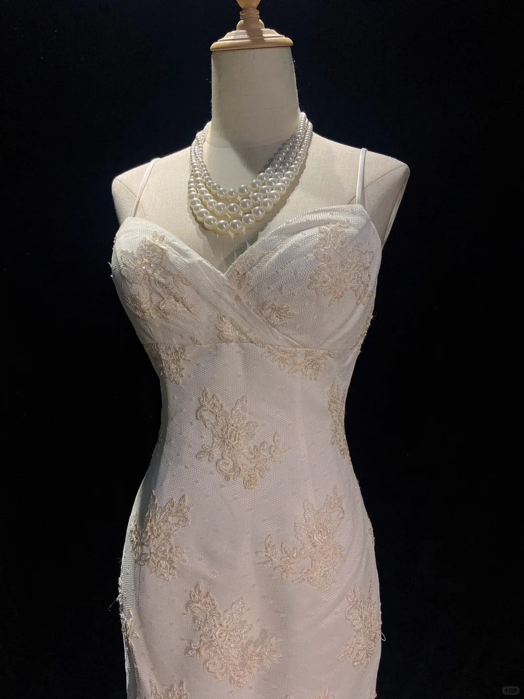Elegant Wedding Dress Spaghetti Straps Lace Train Wedding Dress Evening Dress Gala Dress  D2304