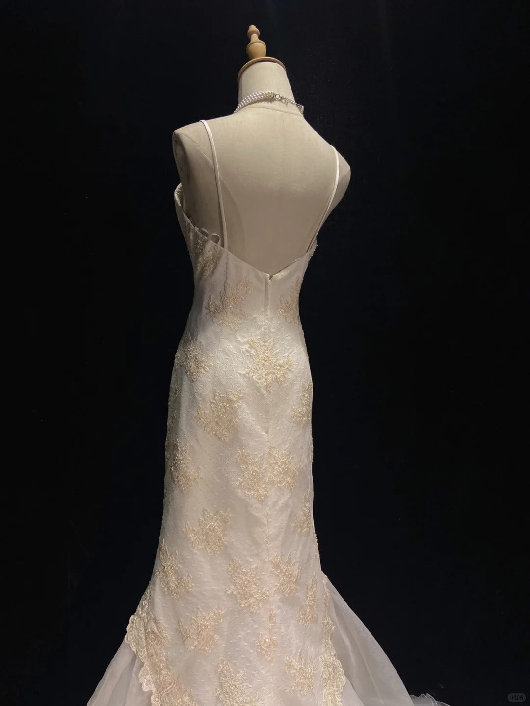 Elegant Wedding Dress Spaghetti Straps Lace Train Wedding Dress Evening Dress Gala Dress  D2304