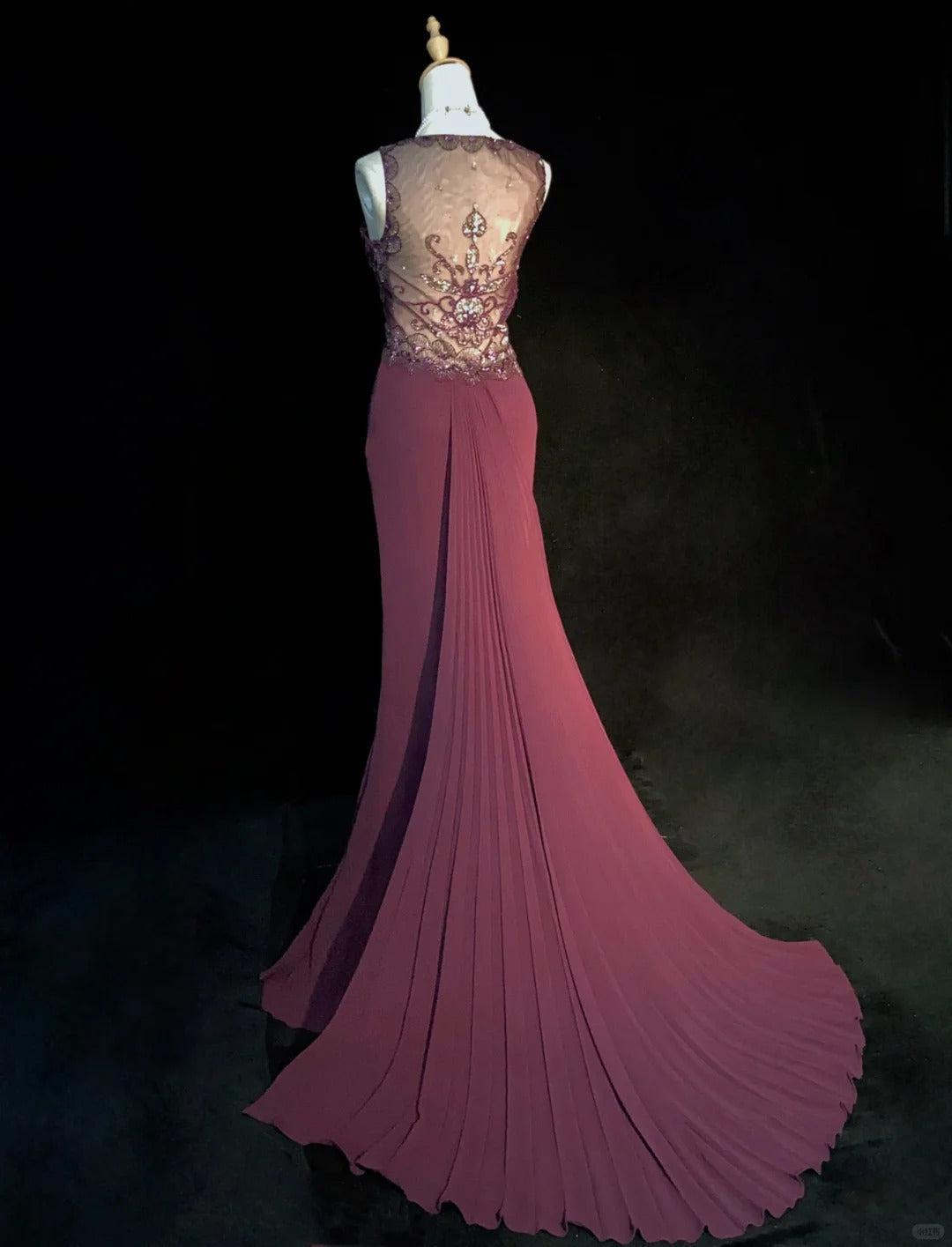 Gorgeous Prom Dress Spaghetti Straps Pleated Train Prom Gown Evening Dress Gala Dress Business Dinner Dress   D2348