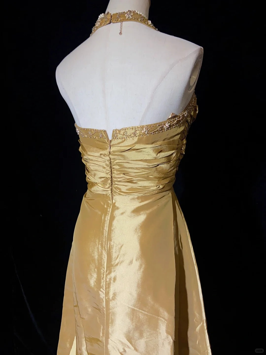 Elegant Prom Dress A Line Halter Beading Pleated Party Dress Evening Dress Gala Dress Prom Gown  D2359