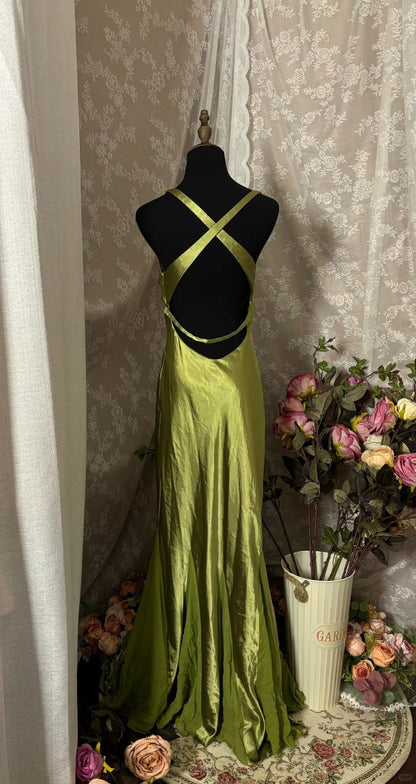 Gorgeous Prom Dress Spaghetti Straps Backless Long Prom Gown Evening Dress Gala Dress Party Dress   D2365