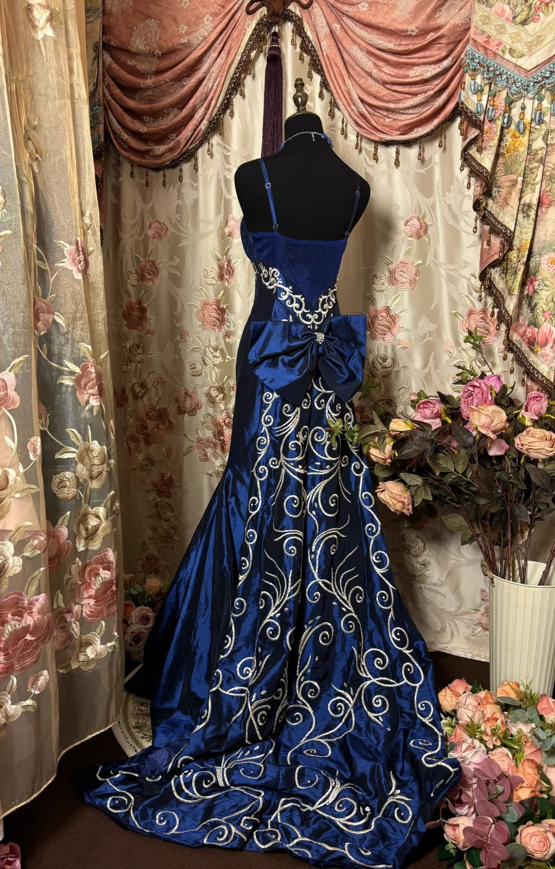 Elegant Prom Dress Spaghetti Straps Floor Length Prom Gown Evening Dress Gala Dress Business Dinner Dress  D2389