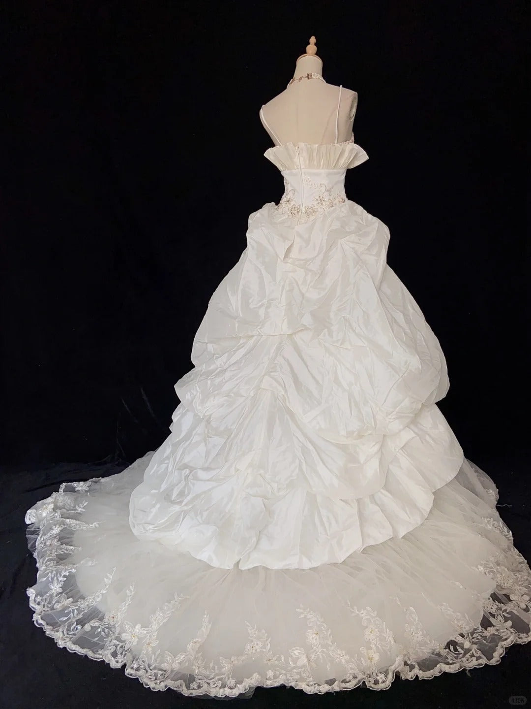 Stunning Wedding Dress Spaghetti Straps Pleated Beading Ball Gown Prom Dress Evening Dress Wedding Dress  D2425