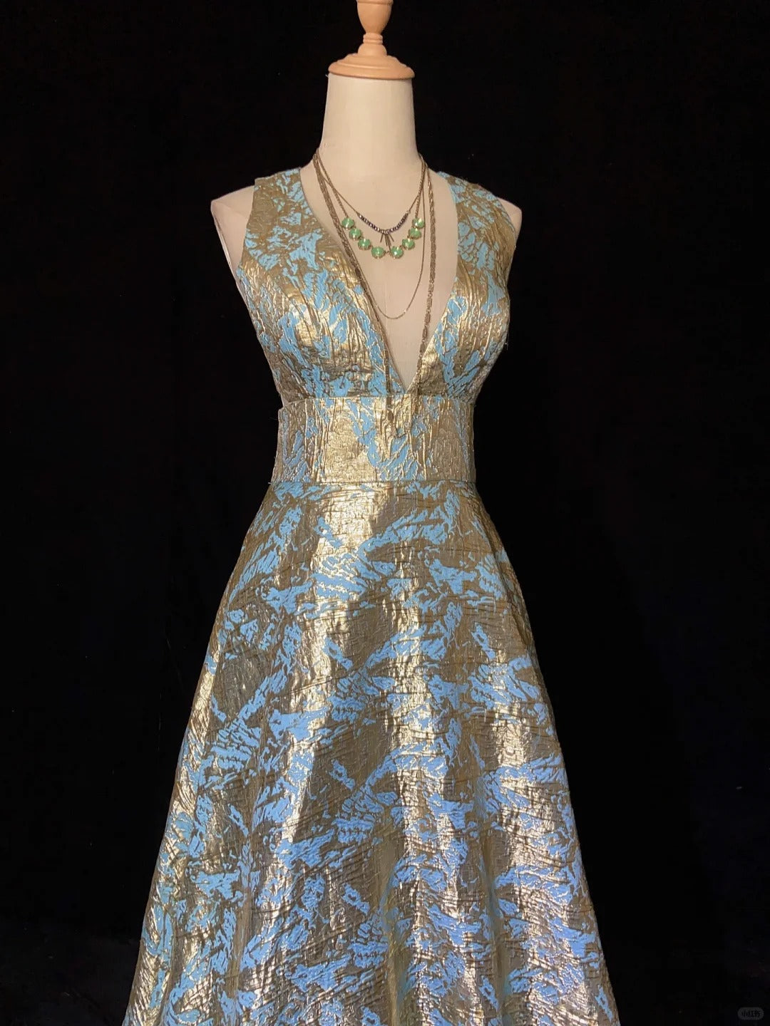 Stunning Prom Dress V-neck Floor Length Prom Dress Evening Dress Gala Dress Business Dinner Dress  D2426