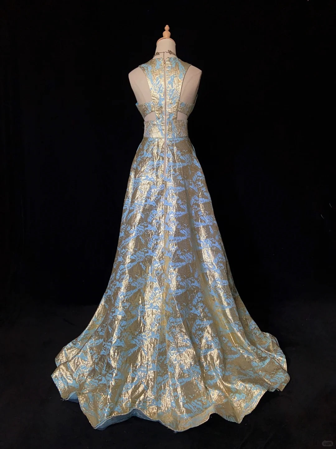 Stunning Prom Dress V-neck Floor Length Prom Dress Evening Dress Gala Dress Business Dinner Dress  D2426