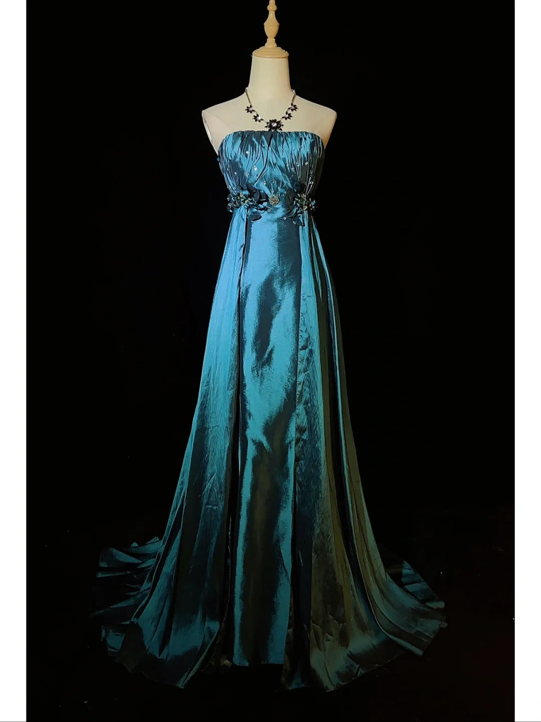Gorgeous Prom Dress A Line Strapless Pleated Flower Long Prom Gown Evening Dress Gala Dress Business Dinner Dress  D2428