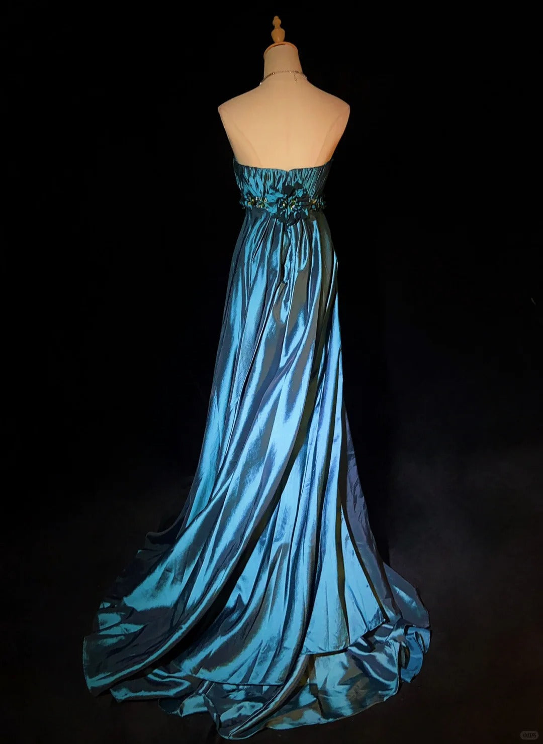 Gorgeous Prom Dress A Line Strapless Pleated Flower Long Prom Gown Evening Dress Gala Dress Business Dinner Dress  D2428