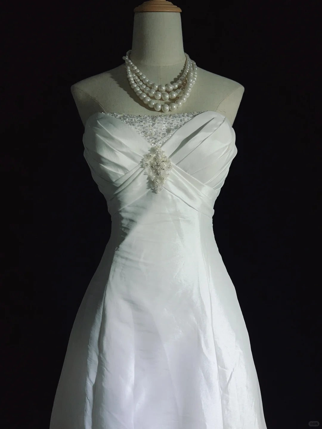 Charming Prom Dress A Line Strapless Pleated Wedding Dress Evening Dress Gala Dress Business Dinner Dress       D2515