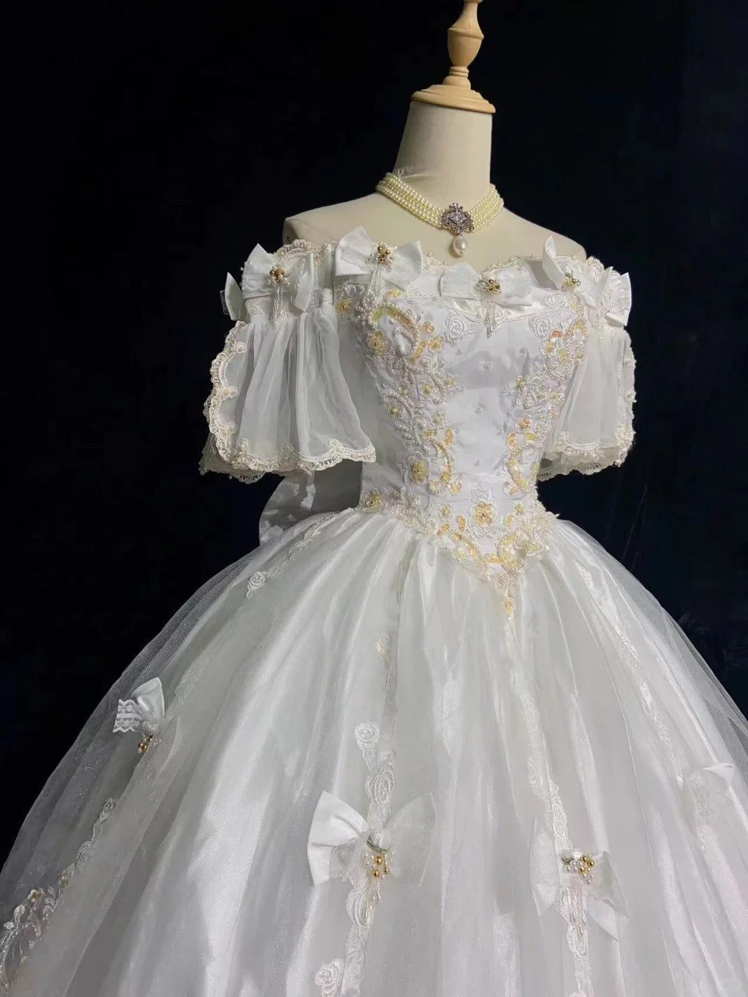 Elegant Wedding Dress Off Shoulder Ball Gown Prom Dress Evening Dress Masquerade Ball     D2516