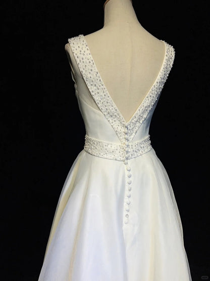 Charming Prom Dress A Line Crew Neck Beading Prom Gown Evening Dress Gala Dress     D2564