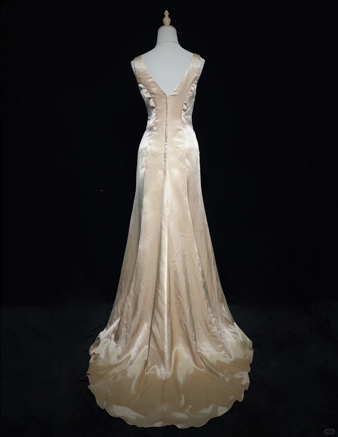 Elegant Prom Dress V-neck Sequins Pleated Prom Gown Birthday Party Dress Evening Dresses    D2595