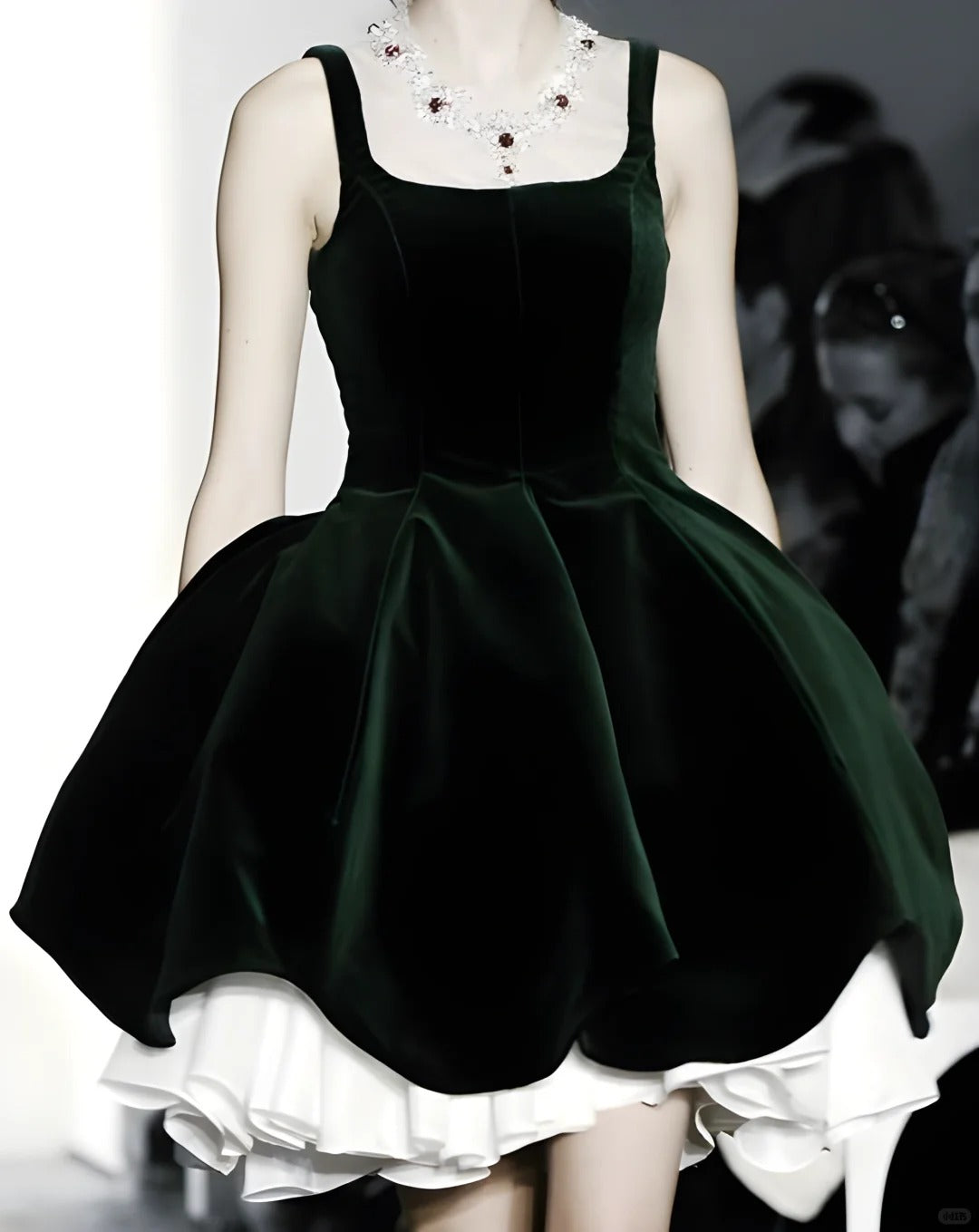Charming Homecoming Dress Spaghetti Straps Pleated Short Prom Dress Party Dress    D2868