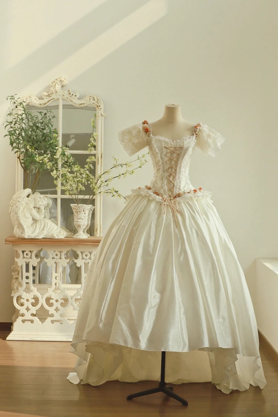 Elegant Square Neck Lace Ruffle Pleated Wedding Dress D2998