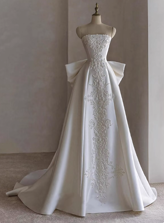 Elegant Wedding Dress A Line Strapless Wedding Dress  D3190