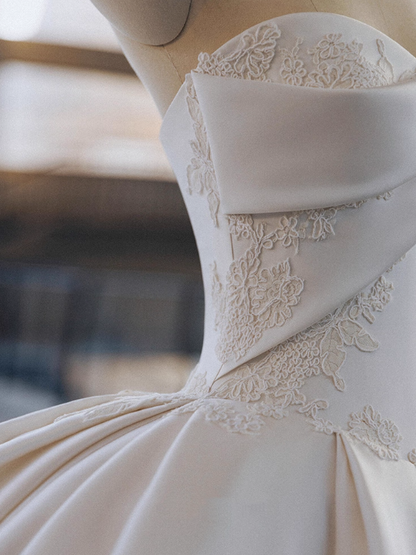 Elegant Wedding Dress Strapless Pleated Wedding Dress  D3192